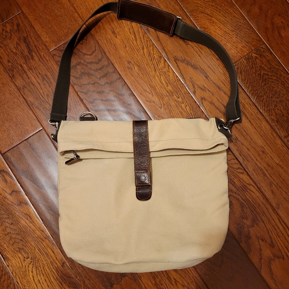 Banana Republic messenger bag - Picture 5 of 8